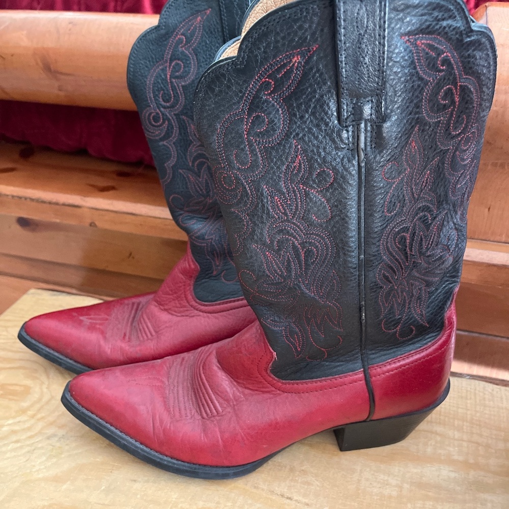 Ariat womens boots size 8